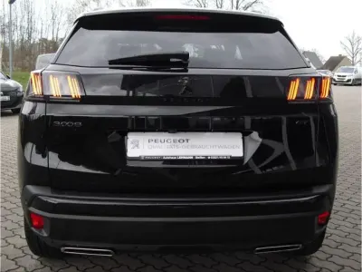 Gebraucht Peugeot 3008 GT 131 PS (96 kW) 2024 Perla nera fullblack (metallic) SUV