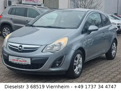 Używany Opel Corsa Satellite 69 KM (50 kW) 2011 Srebrny Hatchback