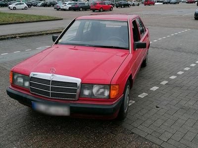 Rot Gebraucht 1989 Mercedes 190 Limousine | 2.900 €