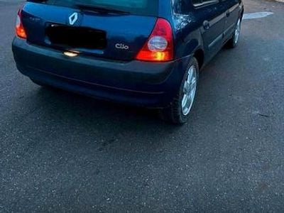 Second-hand Renault Clio II 98 CP (72 kW) 2003 Albastru Hatchback