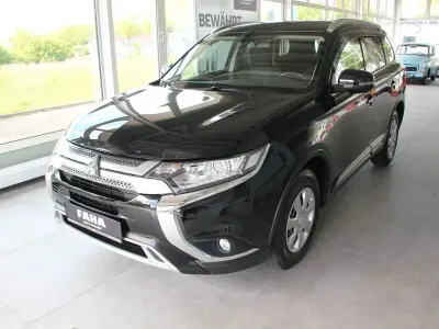 Gebraucht Mitsubishi Outlander Diamant Edition 150 PS (110 kW) 2019 Schwarz SUV