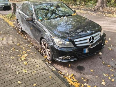 Gebraucht Mercedes C200 Avantgarde 136 PS (100 kW) 2011 Schwarz Limousine