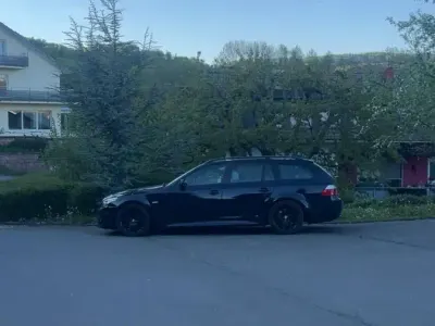 Gebraucht BMW 525 197 PS (144 kW) 2008 Schwarz Kombi
