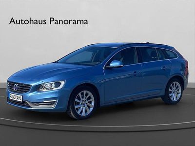 Gebraucht Volvo V60 Momentum 181 PS (133 kW) 2015 Blau Kombi