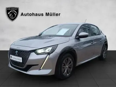 Gebraucht Peugeot e-208 Active 100 kW (136 PS) 2021 Silber Kleinwagen