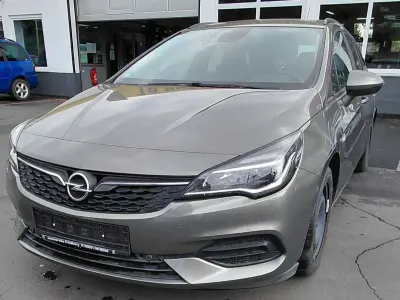Używany Opel Astra Edition 110 KM (80 kW) 2020 Szary Kombi