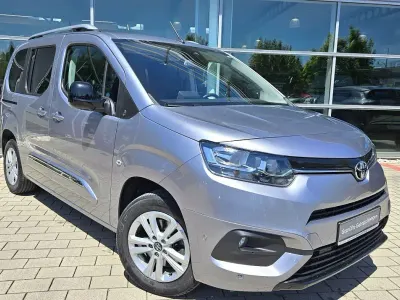 Gebraucht Toyota Proace Verso City 131 PS (96 kW) 2022 Bismutsilber metallic Kombi