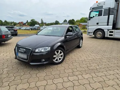 Gebraucht Audi A3 Ambiente 125 PS (91 kW) 2010 Schwarz Kleinwagen