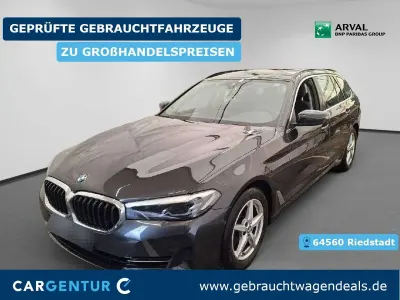 Gebraucht BMW 520 190 PS (139 kW) 2022 Grau Limousine