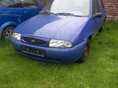 Second-hand Ford Fiesta 50 CP (36 kW) 1998 Albastru Hatchback