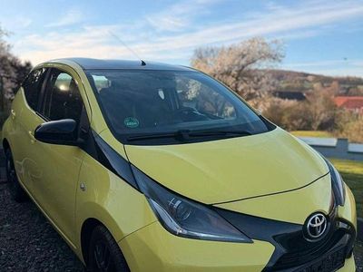Usata Toyota Aygo X-play 69 CV (50 kW) 2016 Giallo Utilitaria