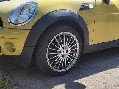 Usata Mini Cooper 98 CV (72 kW) 2010 Giallo Utilitaria