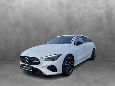 Digitalweiß Gebraucht 2024 Mercedes CLA200 Shooting Brake Kombi | 29.490 € (Guter Preis)