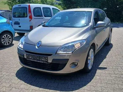 Gebraucht Renault Mégane III Luxe 131 PS (96 kW) 2009 Braun Kleinwagen