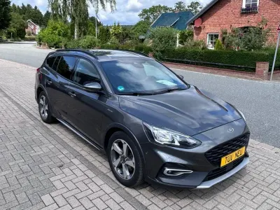 Gebraucht Ford Focus Active X 155 PS (114 kW) 2020 Grau Kombi