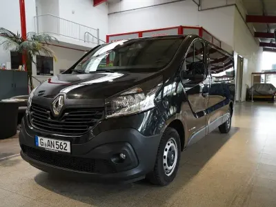 Gebraucht Renault Trafic Komfort 125 PS (91 kW) 2017 Schwarz Van / Kleinbus