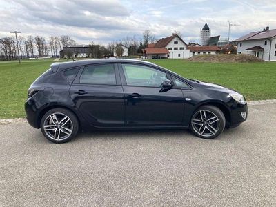 Gebraucht Opel Astra 95 PS (69 kW) 2011 Schwarz Limousine