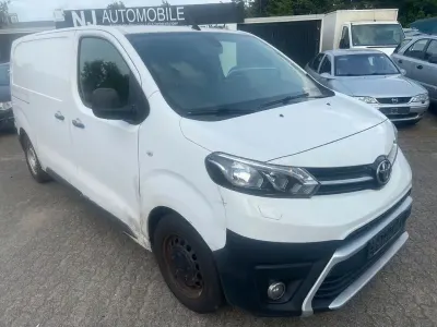 Gebraucht Toyota Proace 120 PS (88 kW) 2019 Weiß Van / Kleinbus
