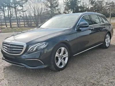 Usado Mercedes E220 Exclusive 194 CV (142 kW) 2018 Negro Familiar