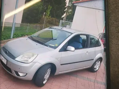 Gebraucht Ford Fiesta 75 PS (55 kW) 2005 Silber Kleinwagen
