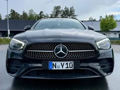 Gebraucht Mercedes E300 AMG line 320 PS (235 kW) 2022 Schwarz Kombi
