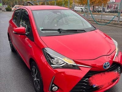 Gebraucht Toyota Yaris Comfort 101 PS (74 kW) 2018 Rot Limousine