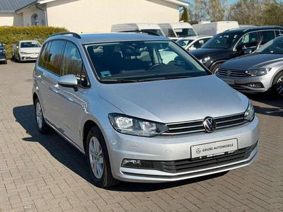 Gebraucht VW Touran Comfortline 150 PS (110 kW) 2022 Silber Van / Kleinbus