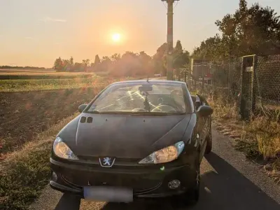 Gebraucht Peugeot 206 CC 109 PS (80 kW) 2003 Schwarz Cabrio