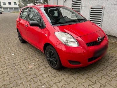 Brugt Toyota Yaris 69 HK (50 kW) 2010 Rød Hatchback