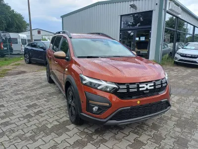 Neu Dacia Jogger Extreme 91 PS (66 kW) 2026 Braun Van / Kleinbus