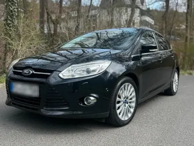 Gebraucht Ford Focus 85 PS (62 kW) 2012 Schwarz Coupé