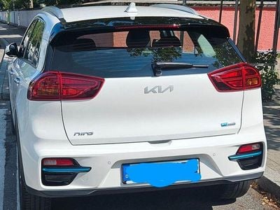 Weiß Gebraucht 2022 Kia Niro Vision SUV | 18.600 € (Fairer Preis)