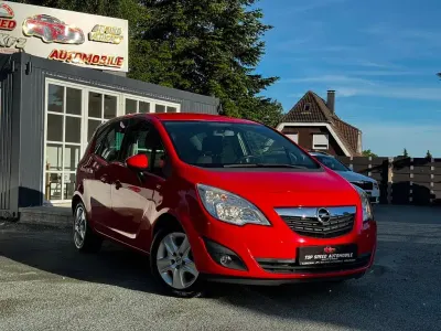 Gebraucht Opel Meriva Design Edition 101 PS (74 kW) 2011 Rot Van / Kleinbus
