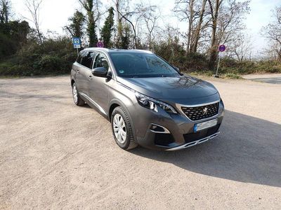 Gebraucht Peugeot 5008 Allure 165 PS (121 kW) 2017 Grau SUV