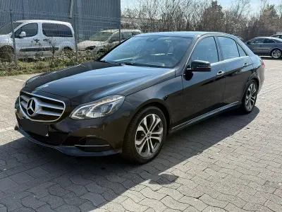Gebraucht Mercedes E200 2015 Schwarz Limousine