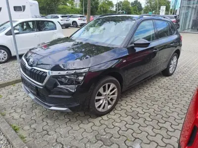 Gebraucht Skoda Kamiq Tour 110 PS (80 kW) 2022 Blackmagic perleffekt SUV