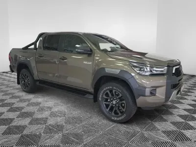 Gebraucht Toyota HiLux 204 PS (150 kW) 2022 Grün Pickup
