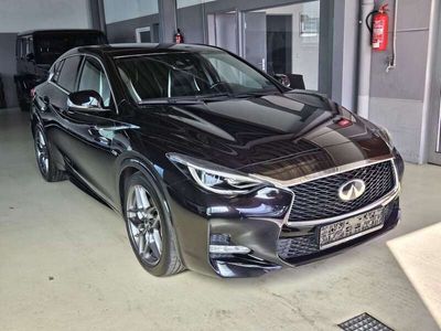 Infiniti Q30