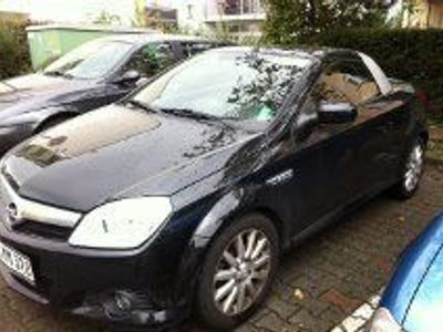 Schwarz metallic Gebraucht 2009 Opel Tigra Cabrio | 6.800 €
