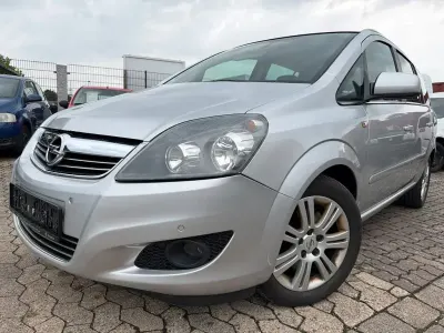 Gebraucht Opel Zafira 125 PS (91 kW) 2012 Silber Van / Kleinbus