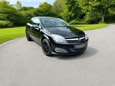 Gebraucht Opel Astra GTC Innovation 90 PS (66 kW) 2009 Schwarz Coupé