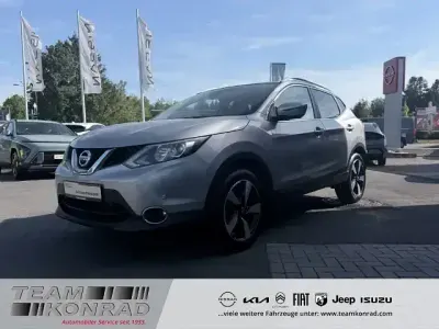 Gebraucht Nissan Qashqai N-Connecta 116 PS (85 kW) 2016 Silber SUV