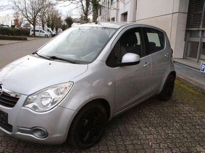 Usado Opel Agila Edition 94 HP (69 kW) 2013 Prateado Citadino