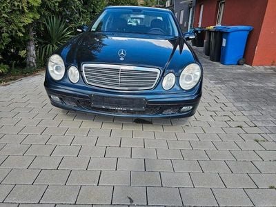 Mercedes E200
