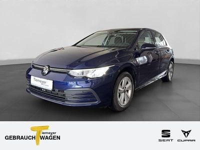 Blau Gebraucht 2024 VW Golf VIII Life Limousine | 19.860 € (Superpreis)