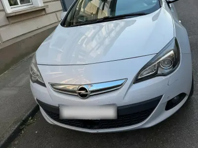Brugt Opel Astra GTC 165 HK (121 kW) 2012 Hvid Coupe