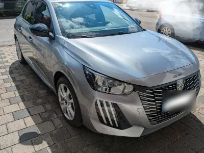 Gebraucht Peugeot 208 Allure 101 PS (74 kW) 2024 Silber Kleinwagen