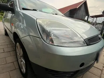 Gebraucht Ford Fiesta 70 PS (51 kW) 2004 Grün Kleinwagen