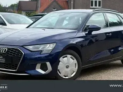 Gebraucht Audi A3 Sport 110 PS (80 kW) 2024 Blau Limousine