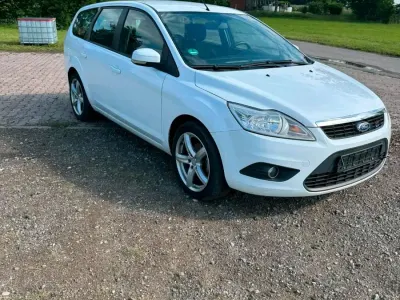 Gebraucht Ford Focus 109 PS (80 kW) 2009 Weiß Kombi